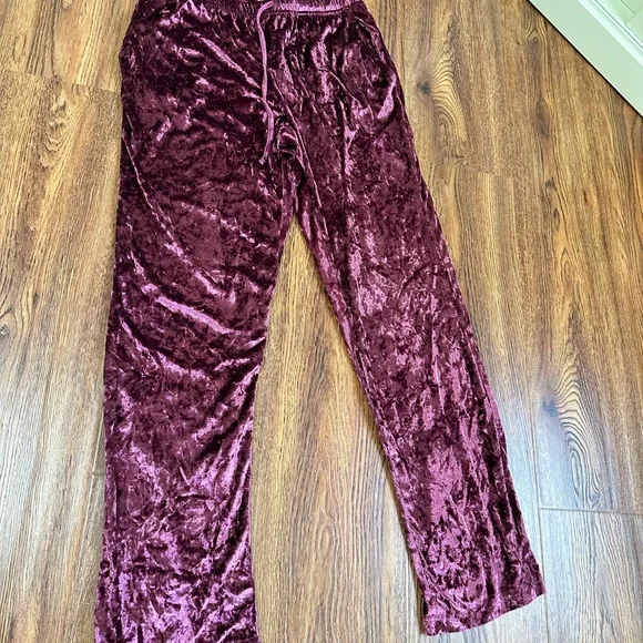 Rachel Zoe Velvet Pjs - Picture 7 of 8